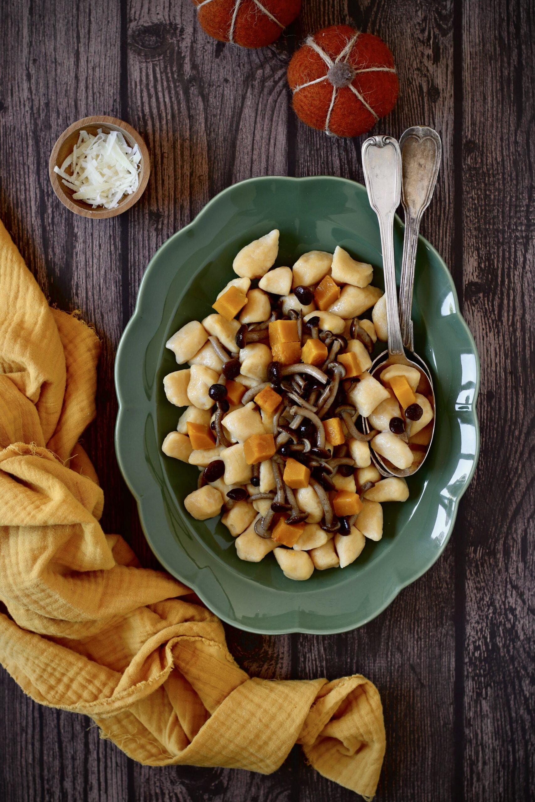 Gnocchi di farina di ceci con funghi e zucca - Lo Zenzero Candito